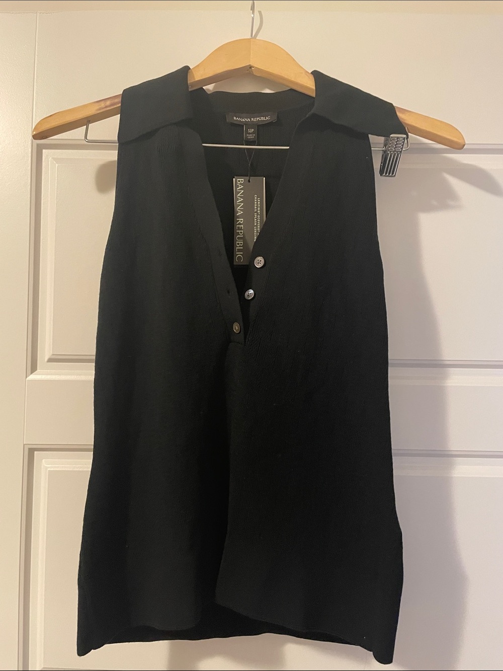 Banana Republic Black Sleeveless Collared Knit Shell